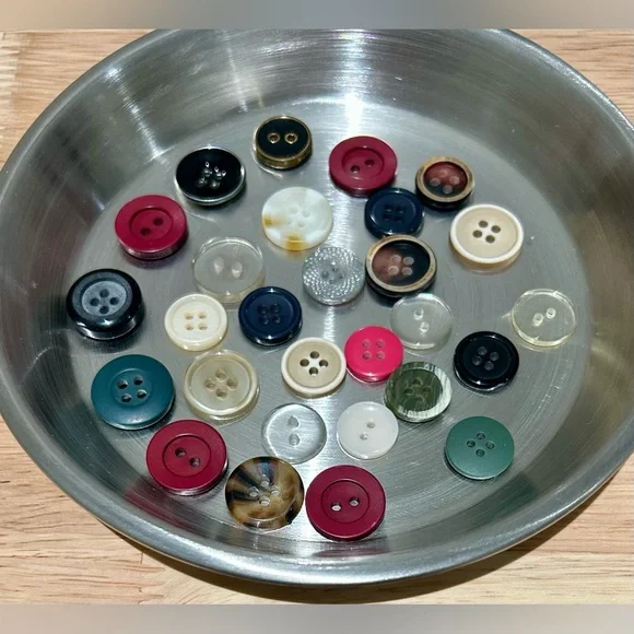 Assorted Button Collection - Picture 7 of 9